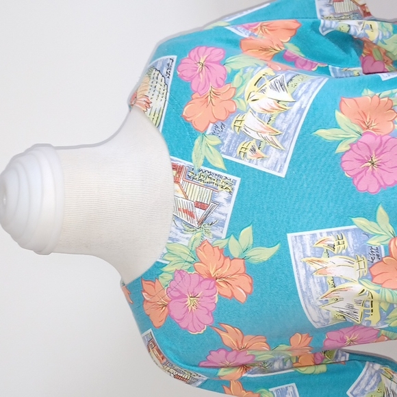 ☀️LizSport Petite Tropical Print Tee - Picture 2 of 5